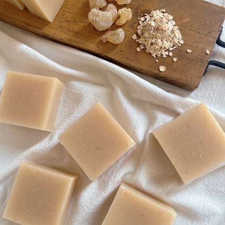 フランキンセンスとオートミールの石けん