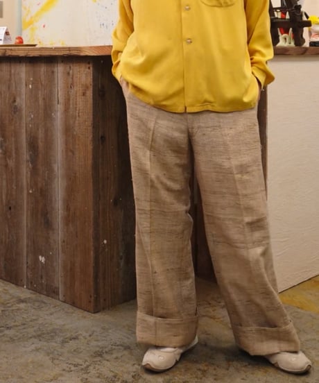 Thick linen wide silhouette slacks