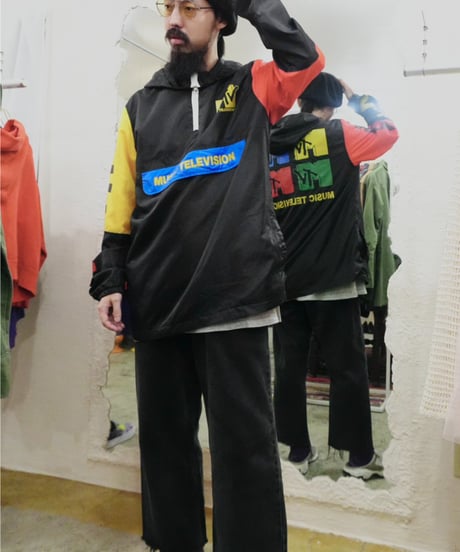 "MTV" 黒 マルチプリント ナイロンアノラック / size L