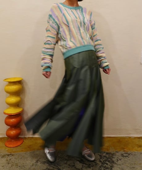 Slit-in-Pleats Shiny Skirt