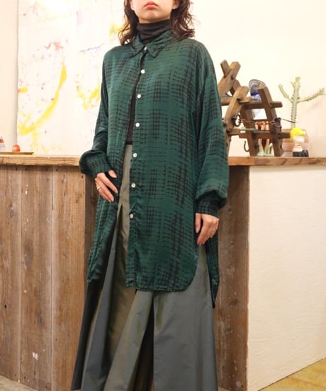 Deep Slit Silk Long Shirt