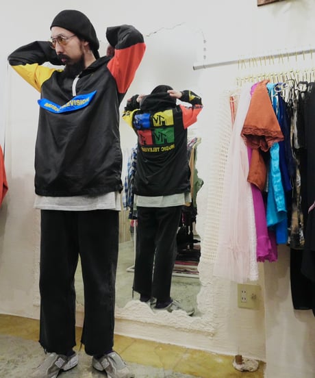 "MTV" 黒 マルチプリント ナイロンアノラック / size L