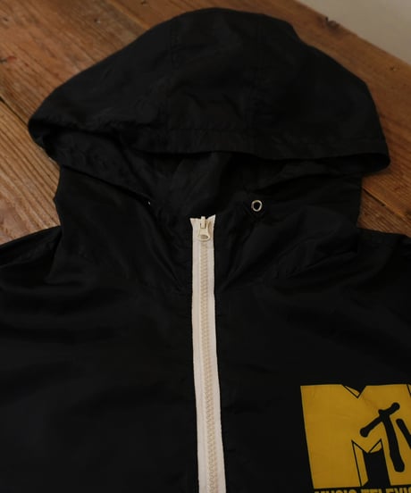 "MTV" 黒 マルチプリント ナイロンアノラック / size L