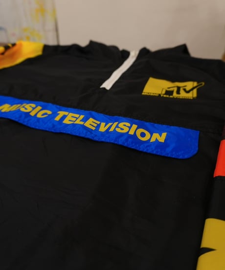 "MTV" 黒 マルチプリント ナイロンアノラック / size L