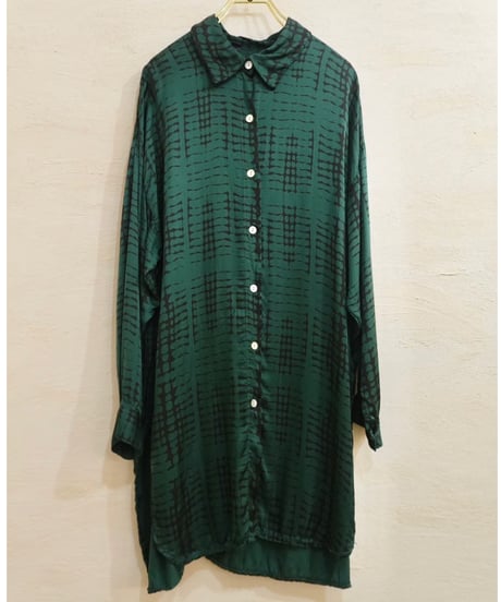 Deep Slit Silk Long Shirt