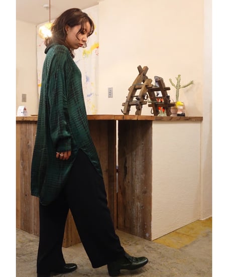 Deep Slit Silk Long Shirt