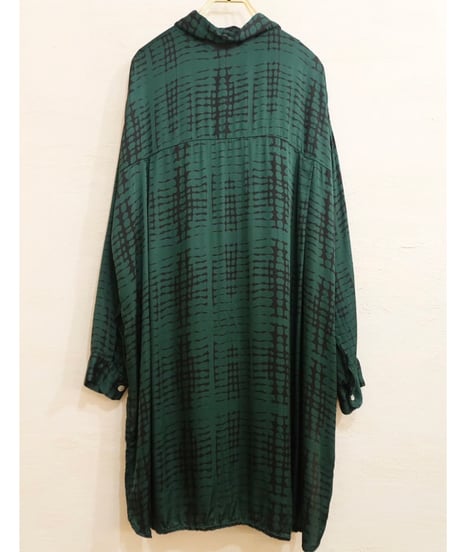 Deep Slit Silk Long Shirt