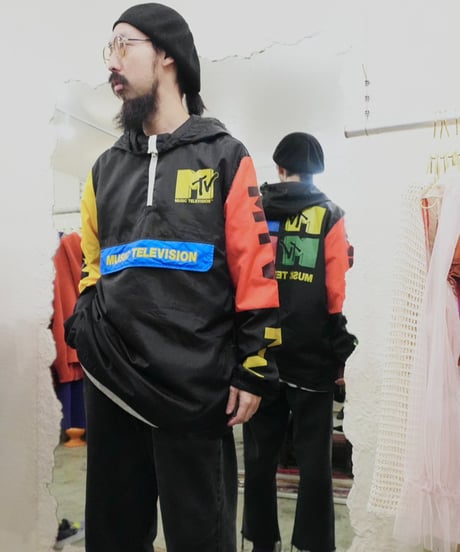 "MTV" 黒 マルチプリント ナイロンアノラック / size L
