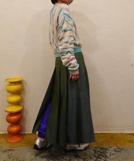 Slit-in-Pleats Shiny Skirt