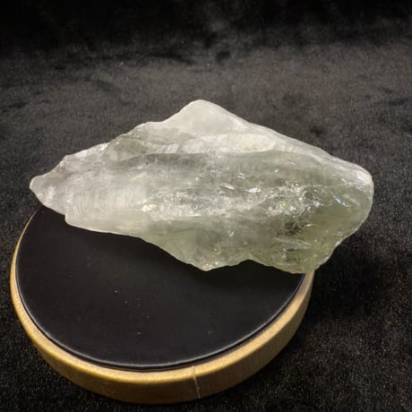 25911-2　虹を抱く癒しの原石☆ブラジル産グリーン水晶☆調和と再生のパワーストーン
