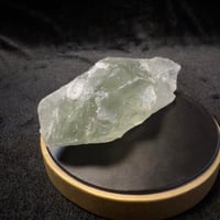 25911-2　虹を抱く癒しの原石☆ブラジル産グリーン水晶☆調和と再生のパワーストーン
