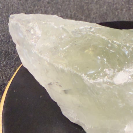 25911-2　虹を抱く癒しの原石☆ブラジル産グリーン水晶☆調和と再生のパワーストーン