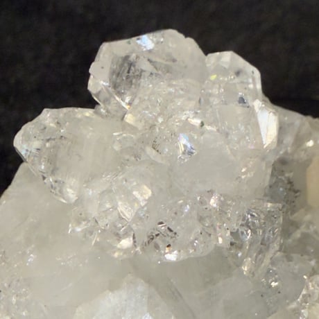 25911-3 極上透明結晶☆インド産アポフィライト☆虹色に煌めく高貴な浄化の石