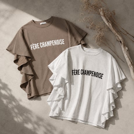 袖フリルロゴTシャツ