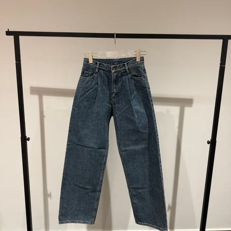 タックバギーデニムパンツ