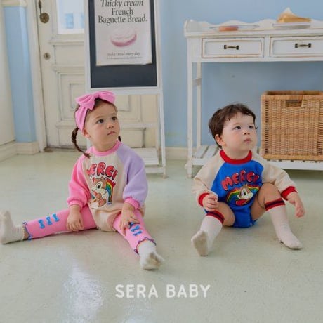 アンバーカラー雫型フラワー 虹色 ネオンブルー ビジュー ブローチと他1点 アンバーカラー雫型フラワー 虹色 ネオンブルー ビジュー ブローチと他