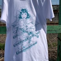 地下に潜るTシャツ　エリカ・ワード