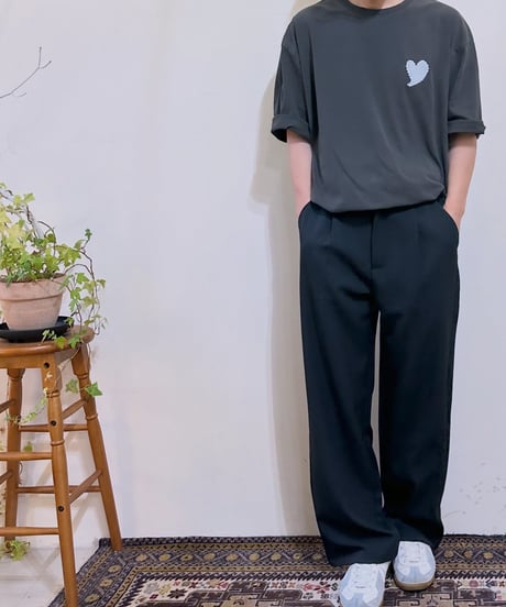 Revo. ハートエンブロイピグメント加工Tシャツ　3786