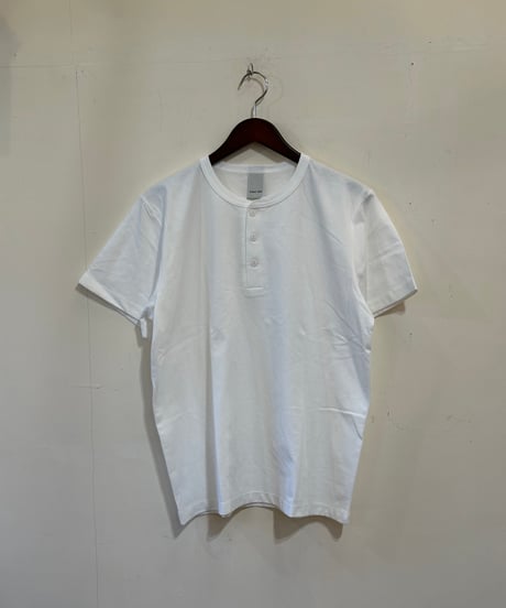 CasperJohn コンパクトヘンリーネックTシャツ 001
