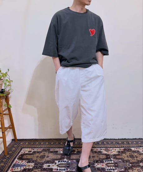 Revo. ハートエンブロイピグメント加工Tシャツ　3786