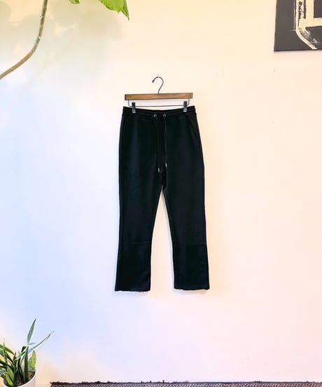 セミフレアシルエットスウェットパンツ