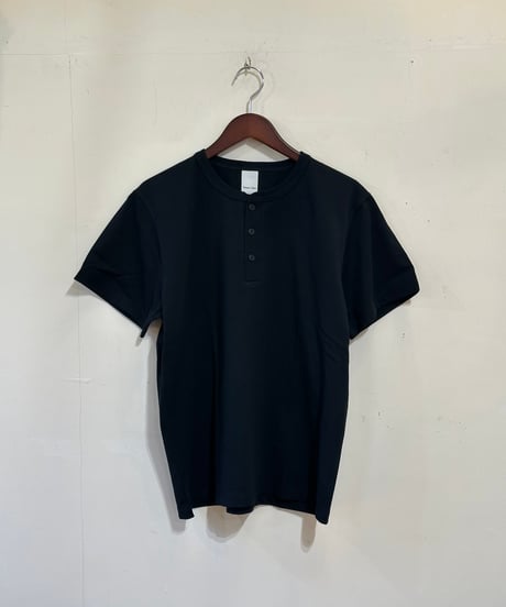 CasperJohn コンパクトヘンリーネックTシャツ 001