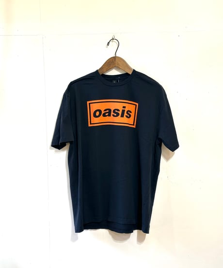 THRIFTYLOOK OASIS Tee