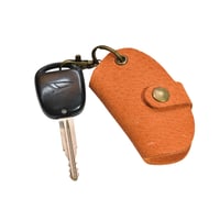 ＜今話題のぼたん油 ＞BOTAN CUERO ボタンキーホルダーカバー ワイルド ボア レザー 猪革 猪皮 革製品 皮製品 本革 レザー おしゃれ 男性 女性 プレゼント 佐賀産イノシシ革100%です