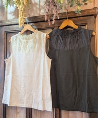 えりシャーリングタンクトップ
