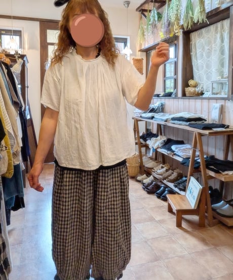 プチプラ　えりフリル半袖ブラウス