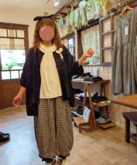 プチプラ　えりフリル半袖ブラウス