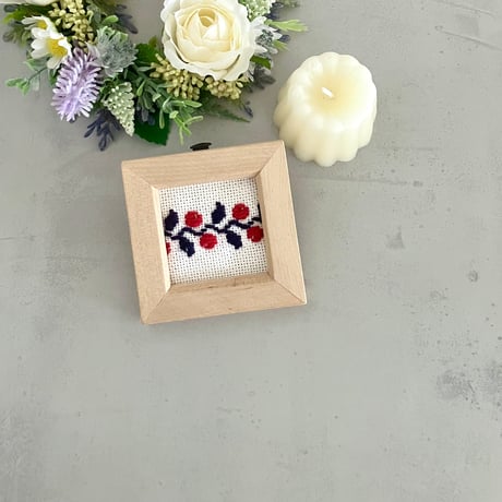 初めての横糸刺繍キット[赤い実]
