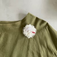 アンティークレースのふわふわブローチ[RED・3flower・Sサイズ]