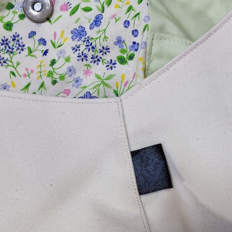 斜めがけするだけで可愛い♡ポンバッグPB118ミルクホワイト♡ショルダーバッグ体にフィットするボディバッグ斜めがけバッグ