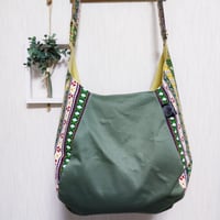 斜めがけするだけで可愛い♡ポンバッグPB132チロリアンテープ風Xモスグリーン♡ショルダーバッグ体にフィットするボディバッグ斜めがけバッグ
