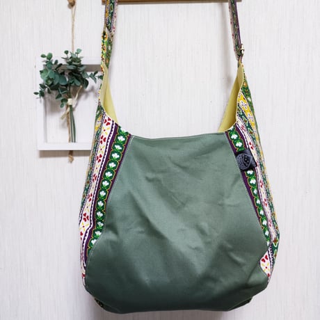 斜めがけするだけで可愛い♡ポンバッグPB132チロリアンテープ風Xモスグリーン♡ショルダーバッグ体にフィットするボディバッグ斜めがけバッグ