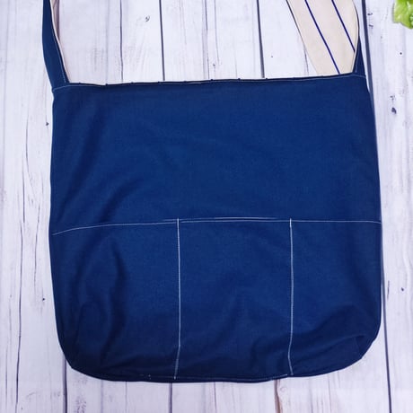 くったり寄り添うデカバッグ●【Lサイズ】ショルダー紐長め☆BS09ワッフルストライプXネイビー☆リバーシブルでも使える！ざっくりいろいろ入れたい！