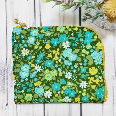 手のひらサイズのウキウキしちゃうミニ財布MW90緑の花ぎっしり☆コンパクト財布　Ｌ字ファスナー財布