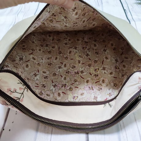 両面主役になれる！ぷっくりショルダーバッグPS54刺繍の花淡いピンクオレンジ☆身軽にお出かけしたいけどついつい荷物が〜な方へ(>ω<)