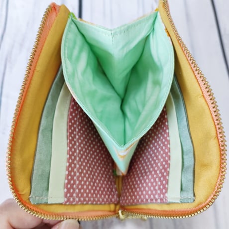手のひらサイズのウキウキしちゃうミニ財布MW113フルーツサンド☆コンパクト財布　Ｌ字ファスナー財布