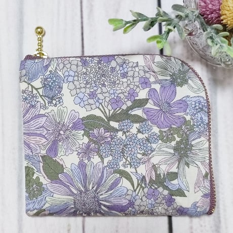手のひらサイズのウキウキしちゃうミニ財布MW107イングリッシュガーデンBloom紫花☆コンパクト財布　Ｌ字ファスナー財布