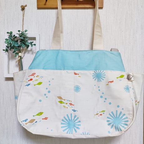 荷物多い方にぴったり☆大容量3wayバッグ☆3way61海の中☆荷物の量で持ち方や形が変わる！