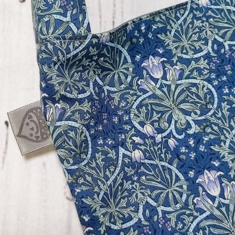 くったり寄り添うデカバッグ●【Lサイズ】ショルダー紐長め☆BS10ダークブルー紫花Xブルーグレー☆リバーシブルでも使える！ざっくりいろいろ入れたい！