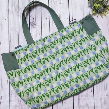 【超BIG】いざという時のためにも！１つでまとまる安心サイズ☆大容量3wayバッグ☆3way65並んだチューリップ☆荷物の量で持ち方や形が変わる！