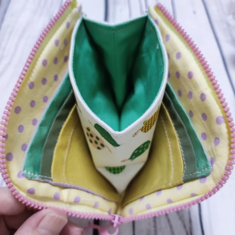 手のひらサイズのウキウキしちゃうミニ財布MW126カラフルミニ亀さん☆コンパクト財布　Ｌ字ファスナー財布