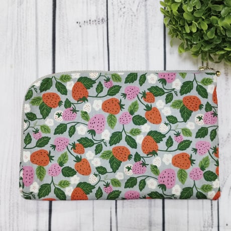 通院にはコレ！お薬手帳＆診察券財布mcw46いちごグレー☆診察券ポケット12+隠しポケット