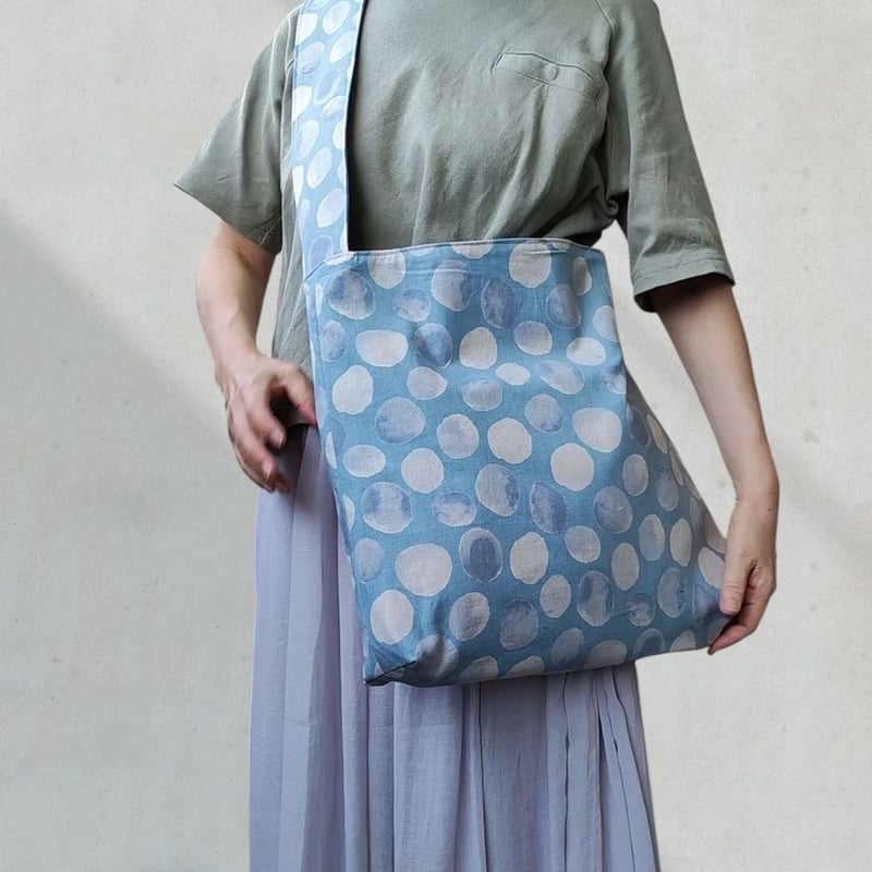 くったり寄り添うデカバッグ☆BS02手描き風ドット×デニム