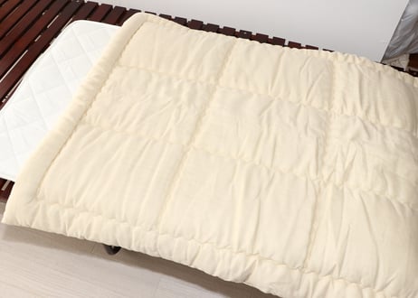 木から生まれたやさしいお昼寝掛布団 90cm x 120cm 純国産 アレルギー・アトピー対策 木から生まれたアレルギーフリーの自然素材生地「沐布」使用