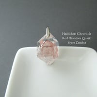 ザンビア産 レッドファントムクォーツ / 結晶カット ペンダントトップ  [pt-2928]