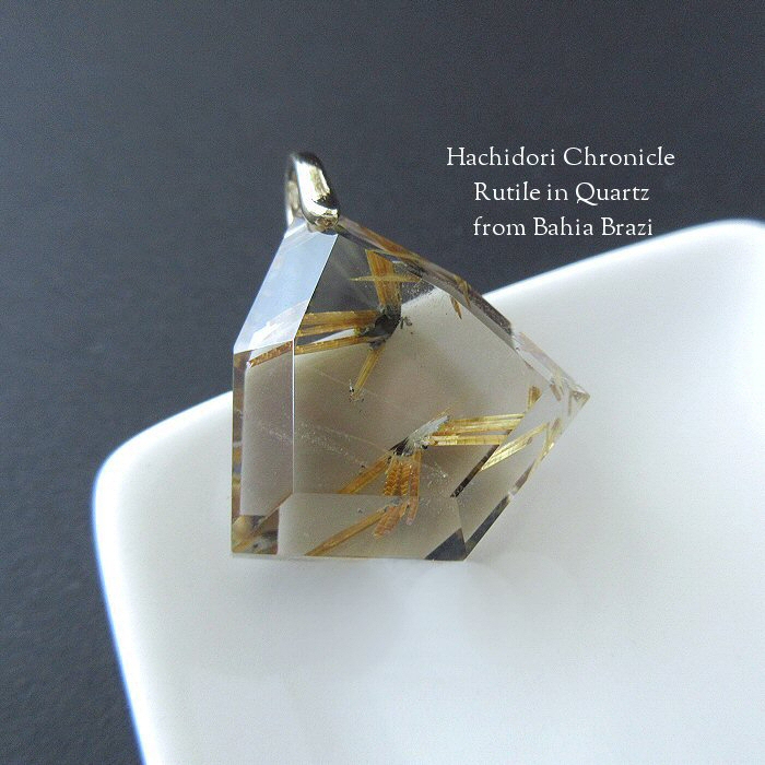 太陽ルチルペンダント 太陽ルチルクォーツ 6角カット ペンダントトップ [pt-2832] | ハチドリ